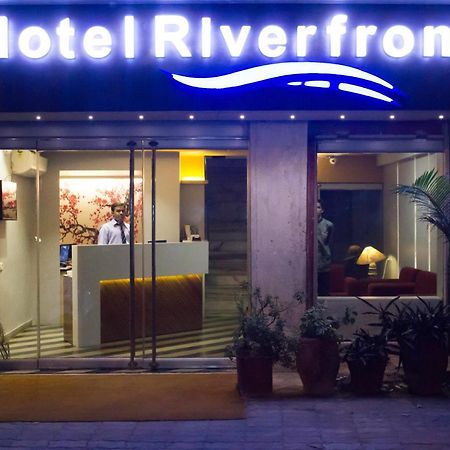 Hotel Riverfront Ahmedabad Ngoại thất bức ảnh