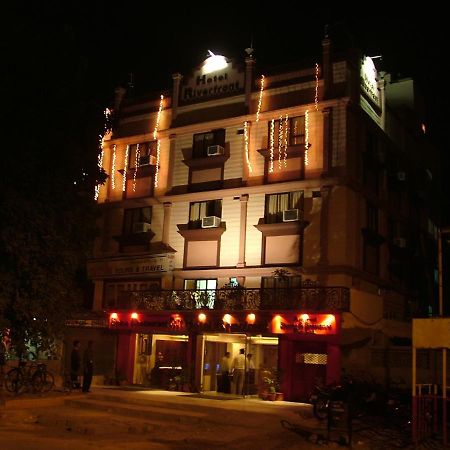 Hotel Riverfront Ahmedabad Ngoại thất bức ảnh