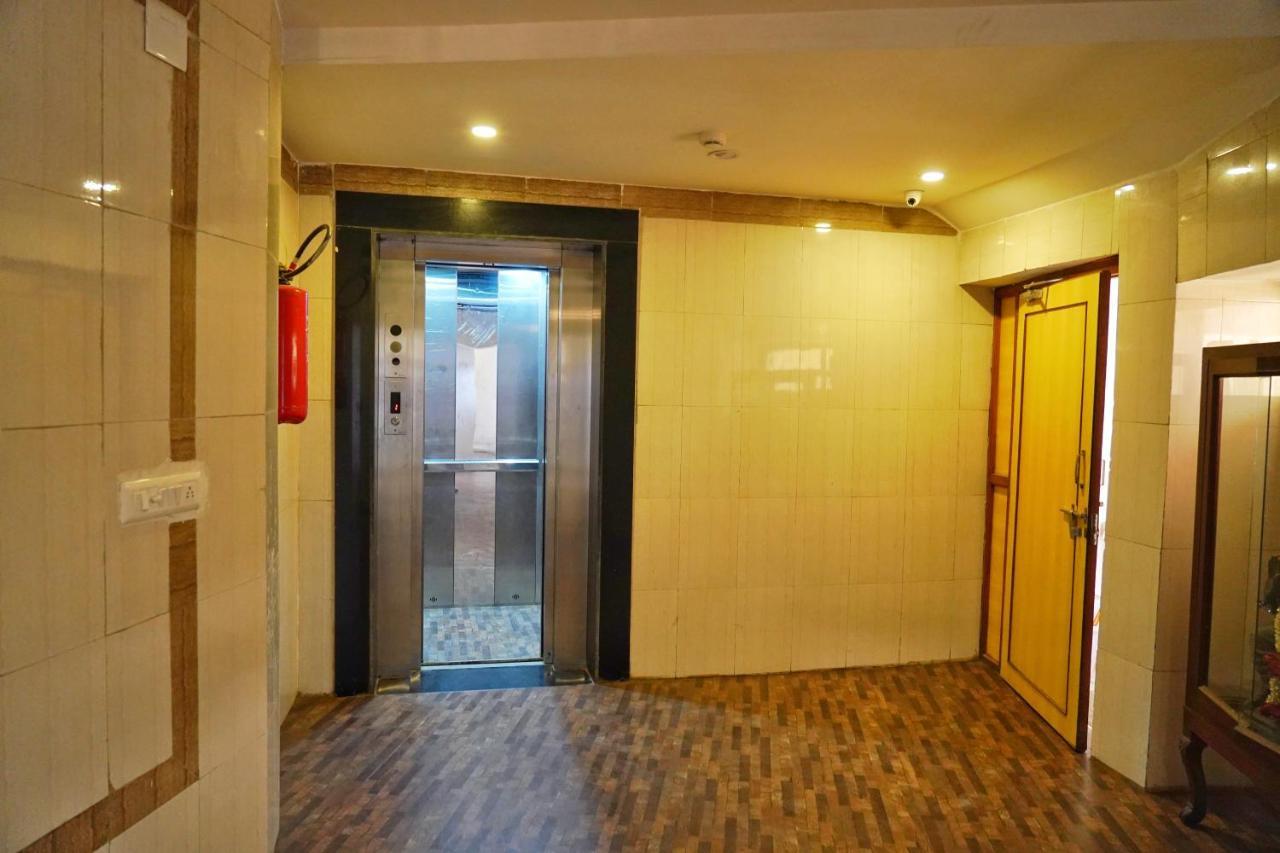 Hotel Riverfront Ahmedabad Ngoại thất bức ảnh