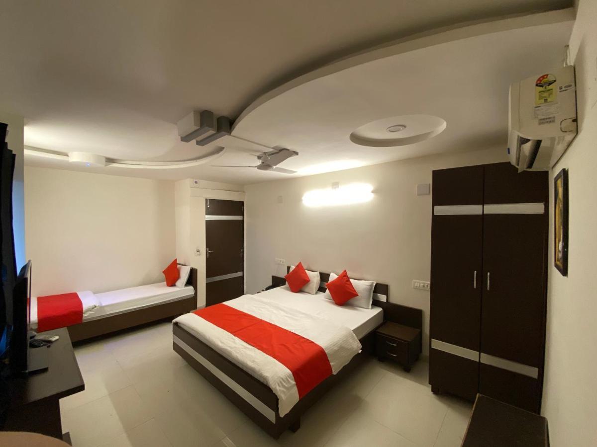 Hotel Riverfront Ahmedabad Phòng bức ảnh