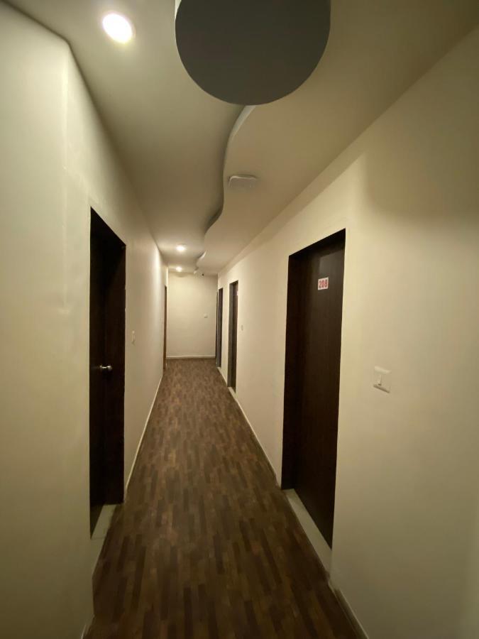 Hotel Riverfront Ahmedabad Ngoại thất bức ảnh